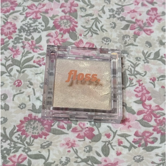 🤍Highlighter & Contour Stick✨ - Picture 6 of 7